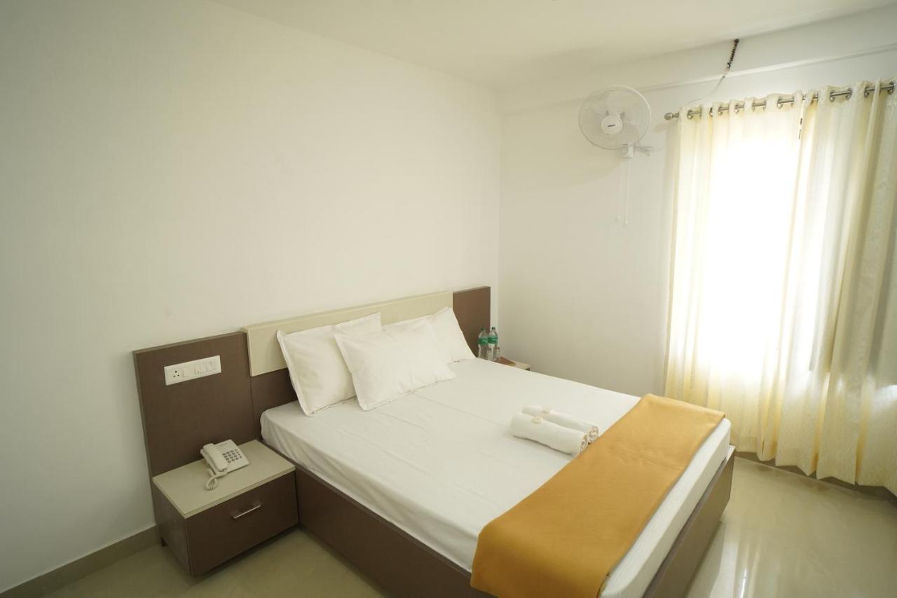 Sn Rooms Perumpāvūr Exterior foto