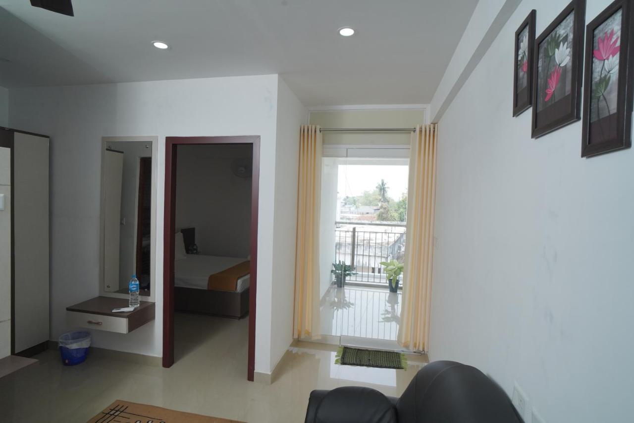 Sn Rooms Perumpāvūr Exterior foto
