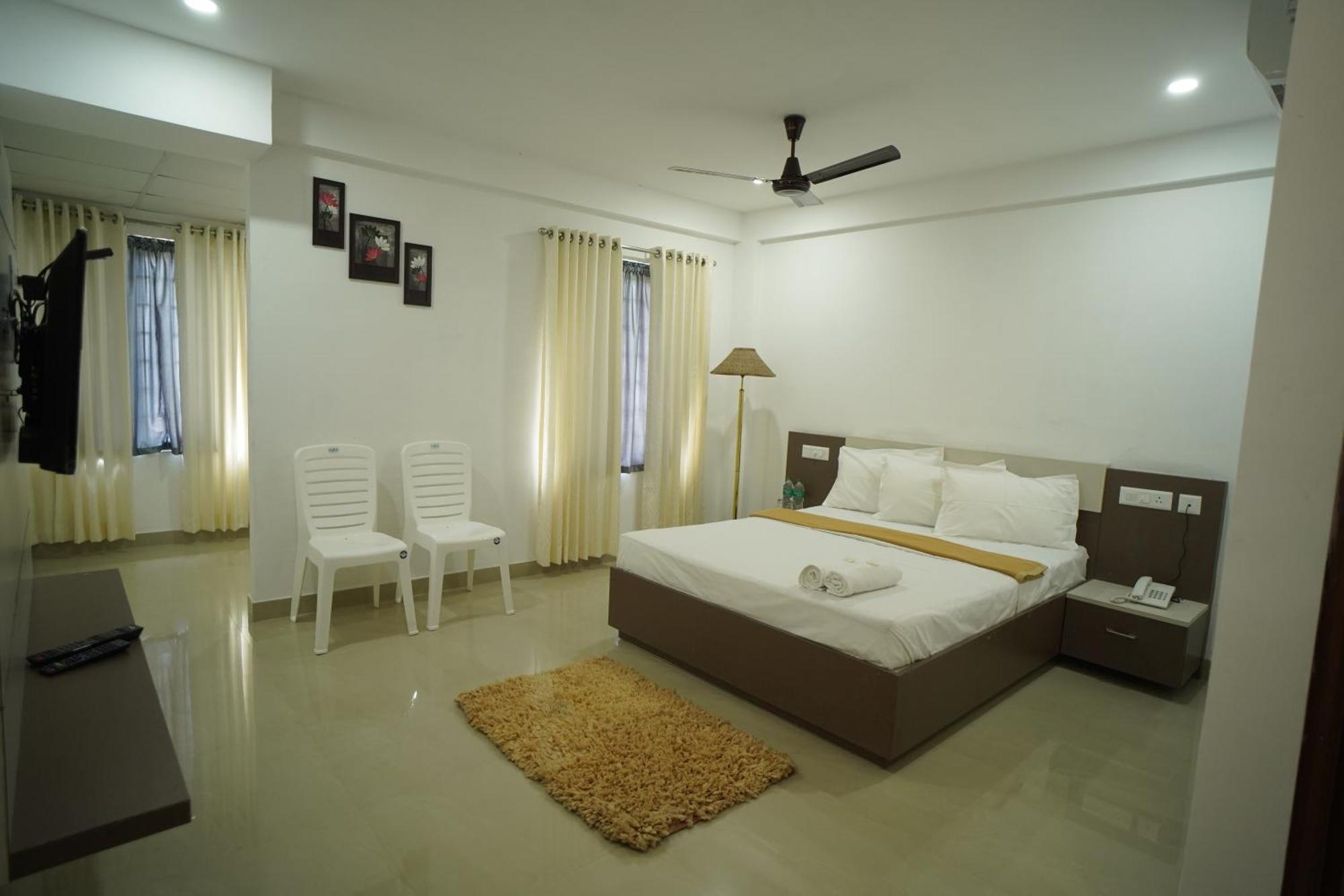 Sn Rooms Perumpāvūr Exterior foto