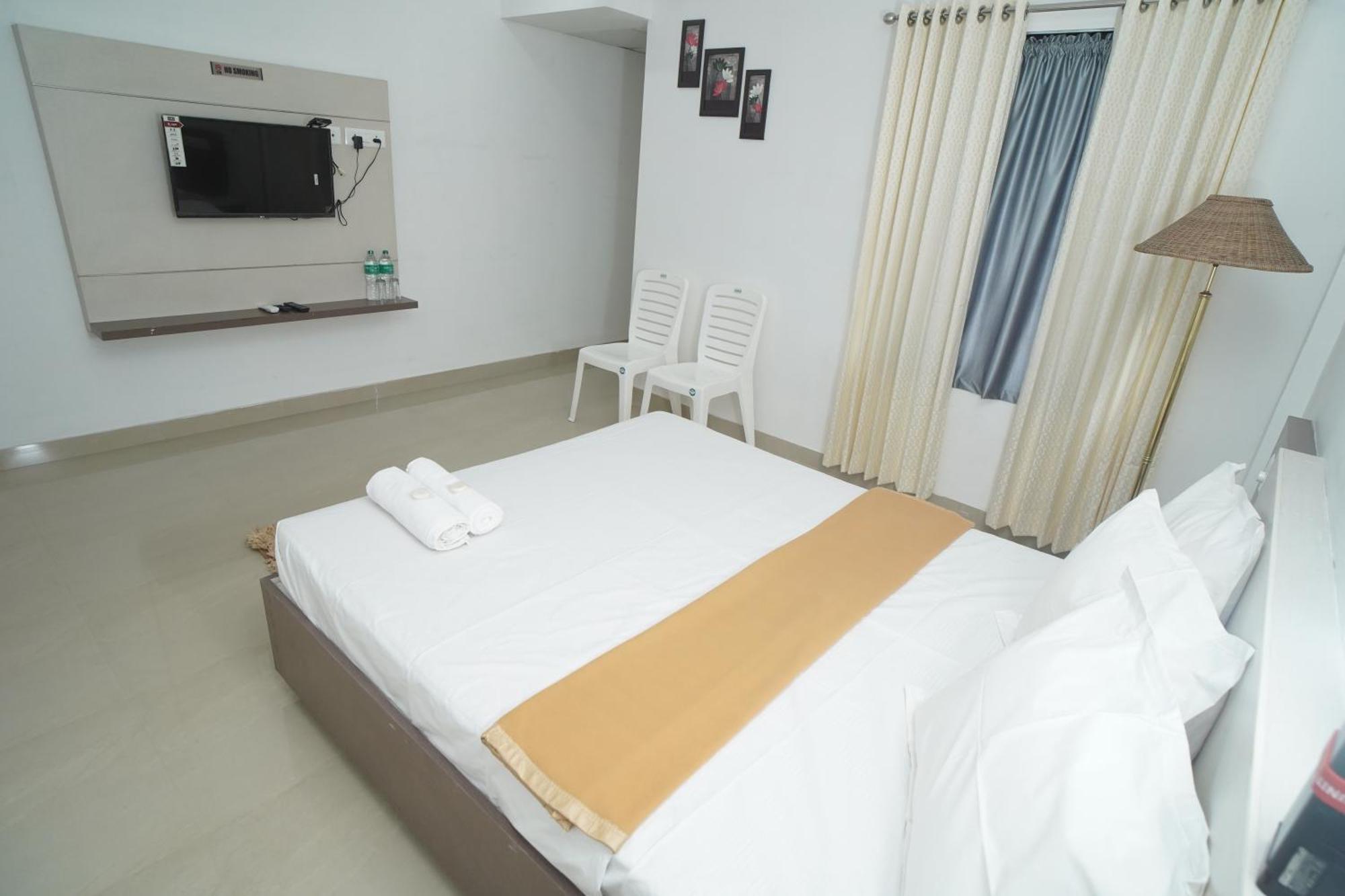 Sn Rooms Perumpāvūr Exterior foto